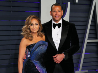 ޖެނިފާ ލޮޕޭޒް އާޢި އެލެކްސް ރޮޑްރިގޭޒް