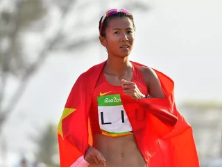 50 ކިލޯމީޓަރު ހިނގުމުން ލިއު ހޮންގް ވޯލްރިކޯރޑް ހަދައިފި