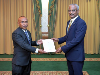 އީސީގެ މެންބަރުކަމަށް ޢައްޔަން ކުރެއްވިކަމުގެ ލިޔުން، ރައީސުލްޖުމްހޫރިއްޔާ އިސްމާޢީލް ޙަބީބާ ހަވާލުކުރަށްވަނީ