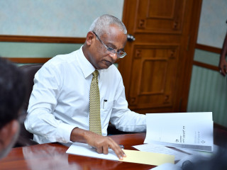 \"މޮހޮނަށް ދޯނި ދިނުމަށް\" ބައްޓަންވެފައި އޮތް ނިޒާމު، އެފުށް މިފުށަށް!