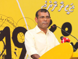 އެމްޑީޕީ ޕްރައިމަރީގައި ވާދަކޮށް ފަރެސްމާތޮޑާގެ ޓިކެޓް ކާމިޔާބު ކުރެއްވި ފަތުހުﷲ އަހްމަދުގެ ކެމްޕެއިން ޖަލްސާގައި ނަޝީދު ވާހަކަފުޅުދައްކަވަނީ