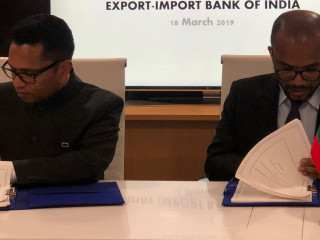 EXIM\'s Chief General Manager Sudat Mandley (l) with Finance Minister Ibrahim Ameer