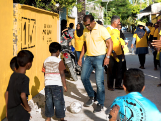 އެމްޑީޕީން ތާއީދު އަނބުރާ ގެންދިޔަ ކަމަށް ބުނާ އެމްޑީޕީގެ ކެންޑިޑޭޓް  އަބްދުލް މުޣުނީ (މ) ތާއީދު ހޯދުމުގެ ހަރަކާތެއްގެ ތެރެއިން