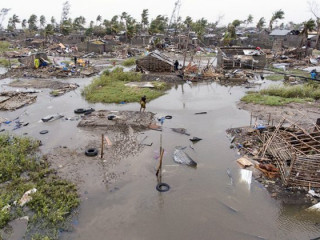 ތޫފާން އިޑާއީގެ ސަބަބުން މަރުވި މީހުންގެ އަދަދު 1000 އަށް އަރާނެކަމަށް ލަފާކުރެވޭ