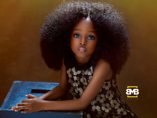 5 އަހަރުގެ މޮޑެލް ޖެއަރ