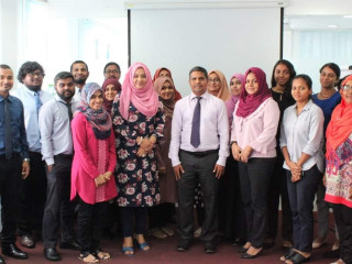 އެޗްއާރްސީއެމްގެ މުވައްޒަފުން