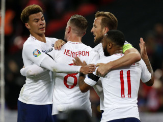 އިންގްލޭންޑްގެ ކުޅުންތެރިން އުފާފާޅުކުރަނީ