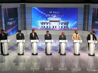 އިންތިހާބުގައި ސަރުކާރު ޓެގު އަޅުވައިގެން އުޅޭ ކެންޑިޑޭޓުން، އިދިކޮޅުގެ އަޑެއް ނެތް!