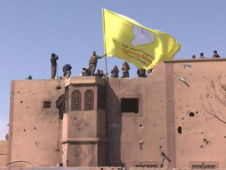 އައިއެސްގެ ބާރު އެންމެގަދަކޮށް އޮތް ދުވަސްވަރު އެ ޖަމާއަތުގެ އަތްދަށުގައި އިރާގާއި ސީރިޔާގެ 88،000 އަކަ ކިލޯމީޓަރުގެ ސަރަހައްދެއް އޮތް