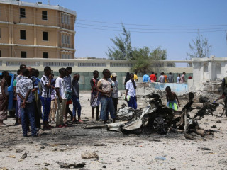 ކާރު ބޮން ގޮއްވާލި ސަރަހައްދުގައި ބަޔަކު ހަރަކާތްތެރި ވަނީ