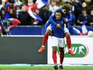 އައިސްލެން އާއި ފްރާާންސް ވާދަކުރި މެޗުގެ ތެރެއިން