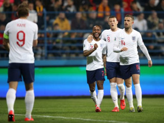 އިނގިރޭސިވިލާތުގެ ޓީމުގެ ބައެއް ކުޅުންތެރިން