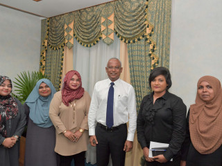 އައްޑޫސިޓީގެ އަންހެނުންގެ ތަރައްޤީއަށް މަސައްކަތްކުރާ ކޮމިޓީގެ މެންބަރުން ތަކެއް