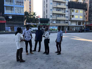 މާލެ ސިޓީ ކައުންސިލްގެ މެމްބަރު އާޓިފިޝަލް ބީޗް ސަރަހައްދުގައި