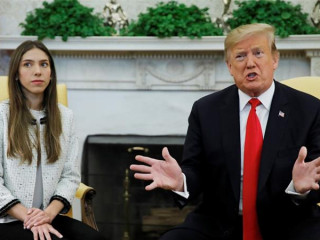 ރައީސް ޑޮނަލްޑް ޓްރަމްޕް، ވެނެޒުއޭލާގެ އިދިކޮޅު ލީޑަރު ވަންވައިދޯގެ އަނބިކަނބަލުން ފަބިއާނާ ރޮޒަލެސްއާ އޯވަލް އޮފީހުގައި ބައްދަލުކުރައްވަނީ