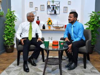 ރައީސް ސޯލިޙު ވެރިކަމަށް ވަޑައިގަތުމަށްފަހު ރާއްޖެޓީވީގެ ފަށާއިރު ޕްރޮގްރާމްގައި ބައިވެރިވެވަޑައިގެން ދެއްވި ޚާއްސަ އިންޓަރވިއުގެ ތެރެއިން