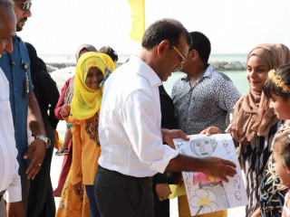 ކެލާއިން ރައީސް ނަޝީދަށް ވަނީ ހޫނު މަރްހަބާއެއް ކިޔާފައި