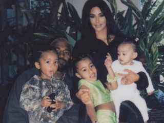 ކާޑޭޝިއަން-ޖެނަރ އާއިލާގެ ސިއްރުތައް \'ލީކް\' ކުރަނީ ކާކު؟