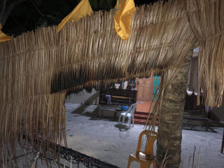 ފޮނަދޫ ދާއިރާއަށް އެމްޑީޕީ ޓިކެޓުގައި ވާދަ ކުރައްވާ ގާނޫނީ ވަކީލު މޫސާ ސިރާޖުގެ ކެމްޕެއިން ޖަގަހާގައި ރޯކޮށްލި އަލިފާން ނިއްވާލާފައި