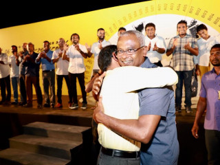 ރައީސް ސޯލިހާއި ރައީސް ނަޝީދު ބައްދާލައްވަނީ