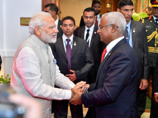 އިންޑިއާގެ ބޮޑު ވަޒީރު ނަރެންދްރަ މޯދީ އާއި ރައީސް އިބްރާހިމް މުހައްމަދު ސާލިޚު