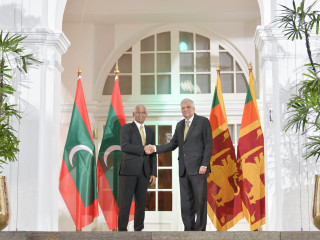 ރައީސުލް ޖުމުހުރިއްޔާ އިބްރާހިމް މުހައްމަދު ސޯލިހު އަދި ސްރީލަންކާގެ ބޮޑުވަޒީރު ރަނިލް ވިކްރަމަސިންހަ