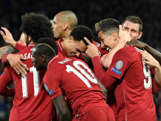 ލިވަޕޫލްގެ ކުޅުންތެރިން އުފާފާޅުކުރަނީ