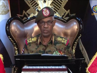 ސޫދާންގެ މިލިޓަރީ ކައުންސިލުން އިސްތިއުފާ ދެއްވި އަވަދު އިބްނު އައުފް