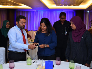 ނަފްސާނީ ބަލިތަކުގެ މީހުންނަށް ހެލްޕް ލައިންއެއް ގާއިމް ކުރުން މުހިއްމު: ފަސްޓް ލޭޑީ