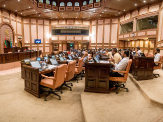 މަސައްކަތް ނެތް ކަމަށް ބުނި – އެކަމަކު މަސައްކަތްތައް ފުނިޖެހިފައި