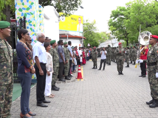 ސިފައިންގެ ޝަރަފުގެ ހިނގާލުމުގެ ތެރެއިން