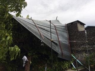 ލ. އަތޮޅަށް ކުރަމުންދާ ވިއްސާރައިގައި ގެއެއްގެ ފުރާލު އެއްލާލާފައި