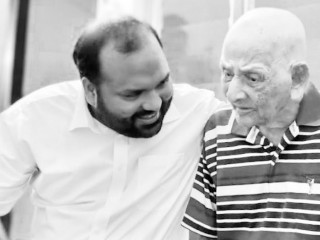 މިނިސްޓަރު އަލީ ވަހީދު އޭނާގެ ކާފާފުޅާ އެކު