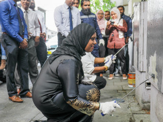 ސްޓެލްކޯގެ މުވައްޒަފުންނާއި ސިޓީ ކައުންސިލާ ގުޅިގެން ޑިސްޓްރިބިއުޝަން ފޮށިތައް ސާފުކުރަނީ