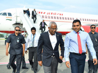 ރައީސް ސޯލިހް އެނބުރި ރާއްޖެ ވަޑައިގަތުން
