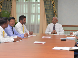 ރައީސުލްޖުމްހޫރިއްޔާ ބ.ހިތާދޫ ކައުންސިލްގެ މެންބަރުންނާއެކު ބޭއްވި ބައްދަލުވުން