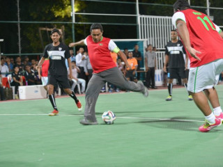 ޔާމީންގެ ސަރުކާރުގައި އަޅާފައިވާ ފުޓްސަލް ދަނޑުގެ ބަދަލުގައި ވިނަ ދަނޑުތަކެއް!