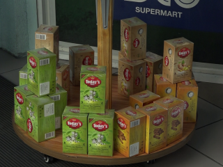 ޕިރަމިޑުން ޓީޗަރުންގެ ދުވަހާއި ގުޅުވައިގެން ހާއްސަ ޕްރޮމޯޝަނެއް