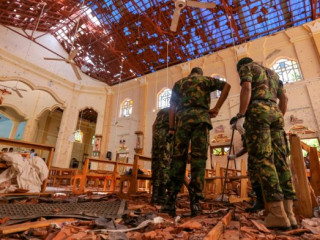 ބޮންގޮއްވާލައިގެން ދިން ހަމަލާއެއް ގައި ފައްޅިއެއް އެއްކޮށް ފުނޑު ފުނޑު ވެފައި