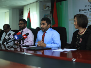 ހެލްތު މިނިސްޓަރު އަބްދުﷲ އަމީން ވާހަކަ ދައްކަވަނީ