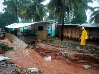 ތޫފާން ކެނެތުގެ ސަބަބުން ބިންގަނޑު ކަނޑައިގެން ދިއުމުގެ ހާދިސާތައް ދަނީ ހިނގަމުން