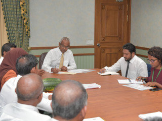 ކައުންސިލްގެ މެމްބަރުންތަކަކާއި ރައީސް ސޯލިހް ބައްދަލުކުރައްވަނީ