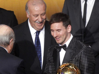 މެސީ (ކ) އަދި ޑެލް ބޮސްކޭ (ވ)