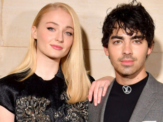 ޖޯ ޖޯނަސް އާއި ސޯފީ ޓާނާ