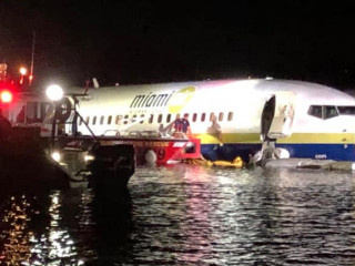 ބޯއިންގް 737 ގެ ބޯޓެއް ރަންވޭއިން ކައްސާލައިގެން ކޯރަކަށް ވެއްޓިއްޖެ