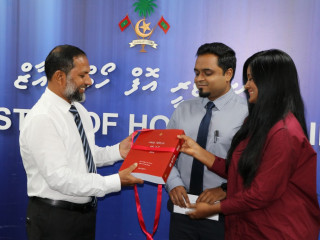 Minister Imran Abdulla (r)