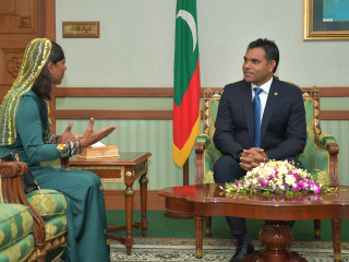 ދިވެހިރާއްޖެ އިން ބަންގްލަދޭޝްއަށް ކަނޑައަޅުއްވާފައި ހުންނަވާ ސަފީރު ނައިބު ރައީސްގެ އަރިއަހަށް ކުރެއްވި އިޙުތިރާމްގެ ޒިޔާރަތުގެ ތެރެއިން