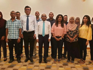 ފޮރިން މިނިސްޓަރ އަބްދުﷲ ޝާހިދާއި ރާއްޖެ އިން ލަންކާއަށް ކަނޑައަޅުއްވާފައި ހުންނަވާ ސަފީރު އުމަރު އަބްދުއްރައްޒާގު
