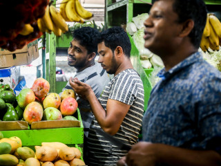 ލޯކަލް މާރުކޭޓްގައި ބިދޭސީންތަކެއް ހަރަކާތްތެރިވަނީ