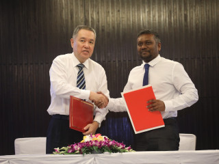 މެދު ފަންތީގެ ވިޔަފާރިތައް ކުރިއަރުވަން ޗައިނާއާއެކު އެއްބަސްވުމެއްގައި ސޮއިކޮށްފި